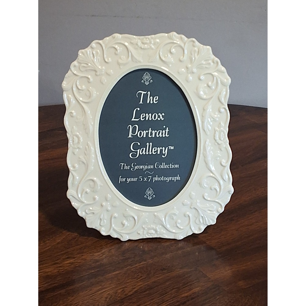 Lenox Georgian Collection Ivory China 5x7 Oval Picture Frame Embossed Scroll